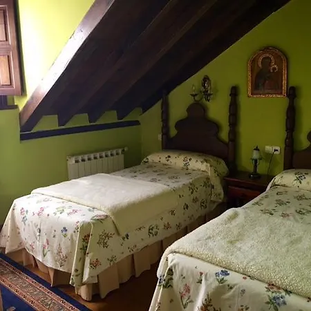 La Casona De Ucieda Hotel